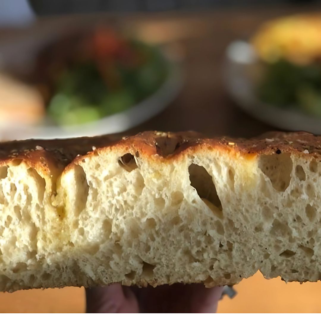 Garlic Focaccia Worth Every Tear (and Dip!) 🥖🫒