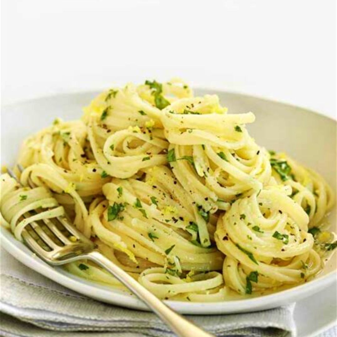 This recipe for Garlic Lemon Pasta is a delicious and bright crowd-pleasing dish!