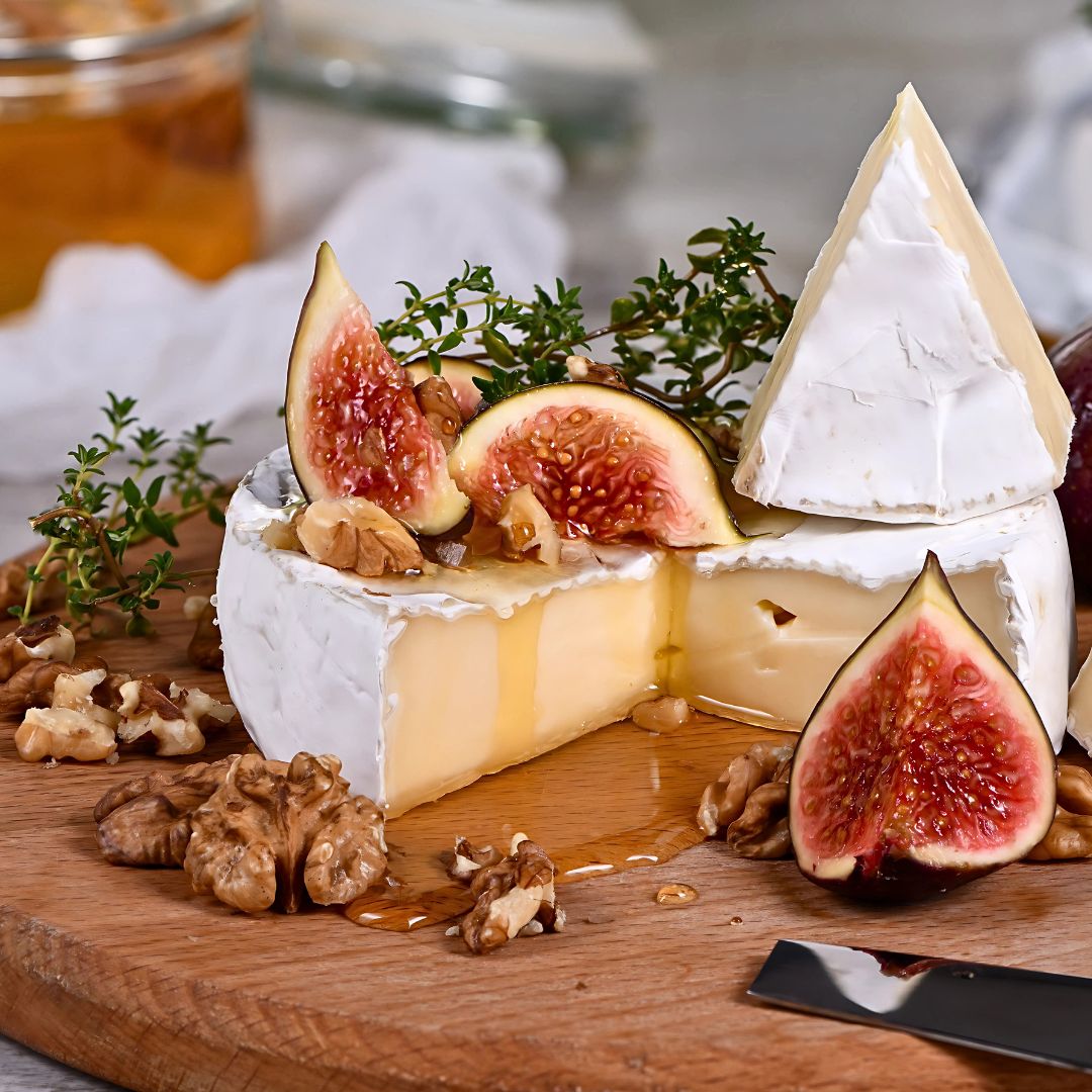 Brie, Figs & Honey: The Perfect Bite of Indulgence